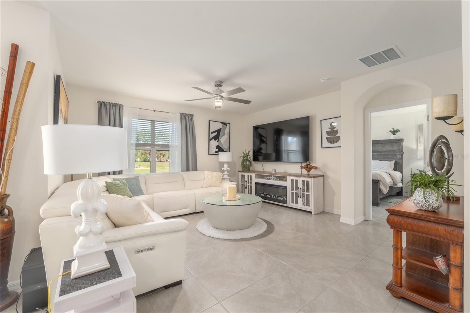 LAKE DIAMOND NORTH - Residential Lease