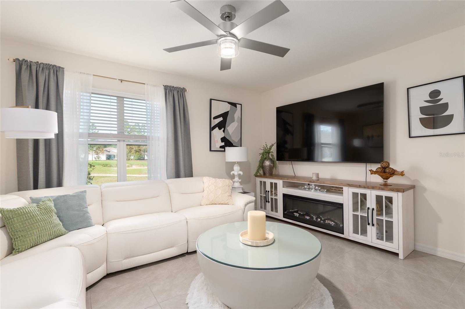 LAKE DIAMOND NORTH - Residential Lease