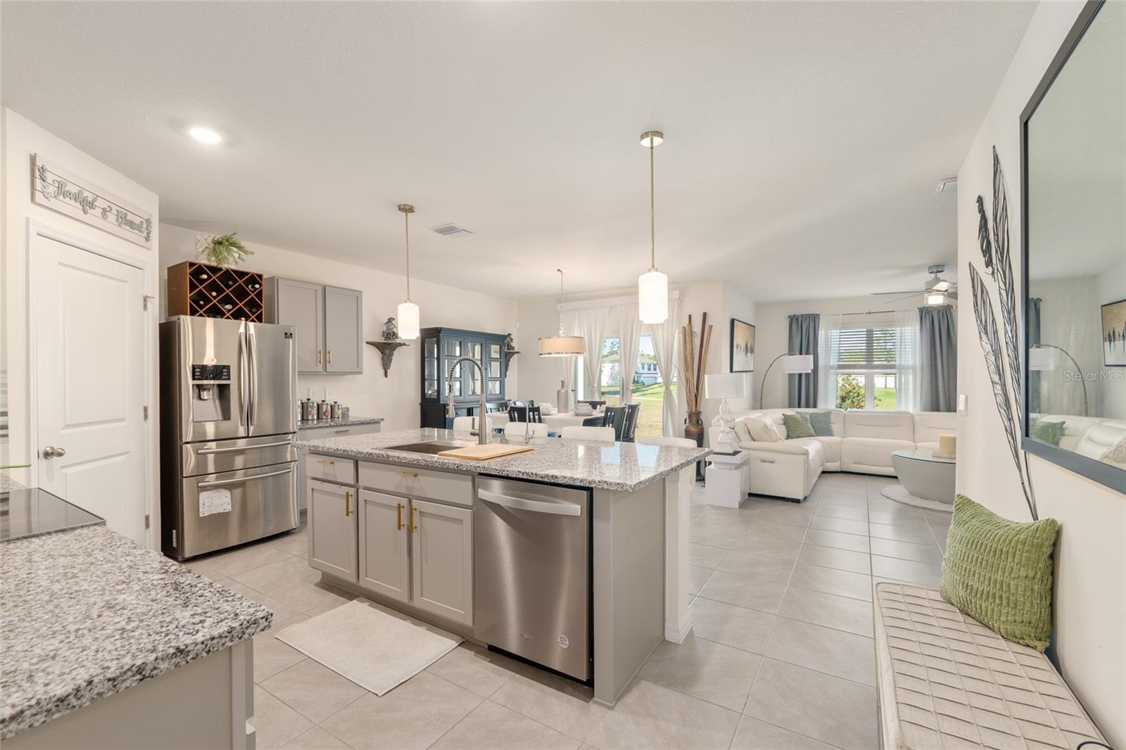 LAKE DIAMOND NORTH - Residential Lease