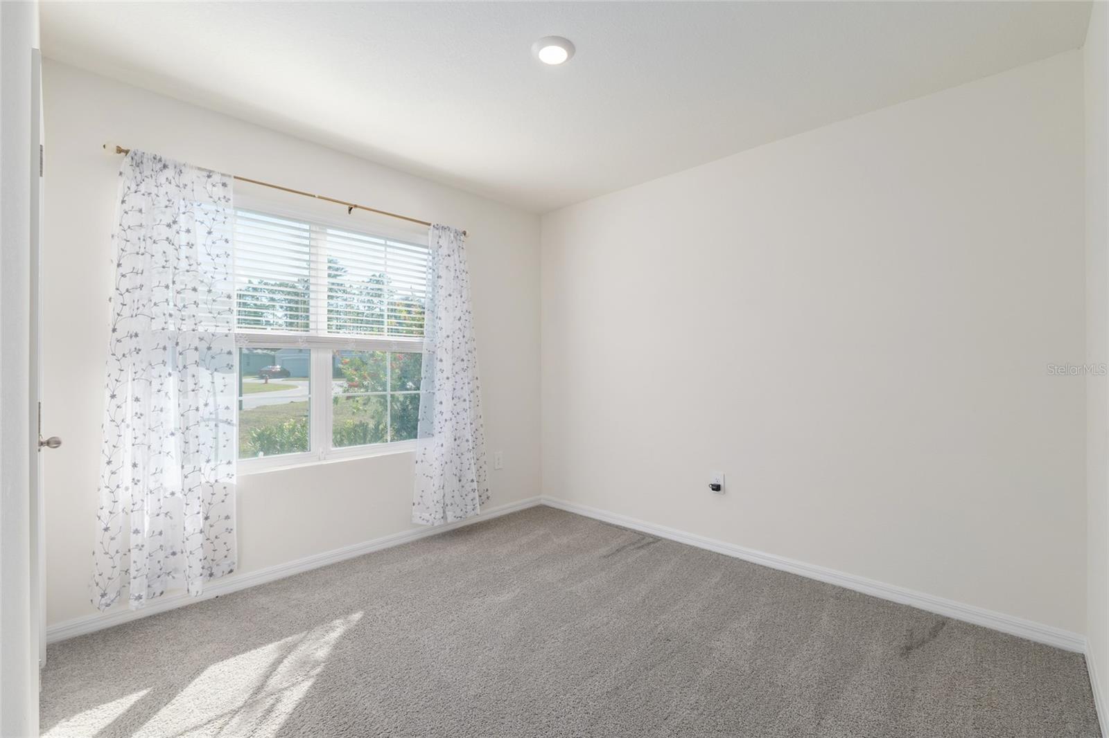 LAKE DIAMOND NORTH - Residential Lease