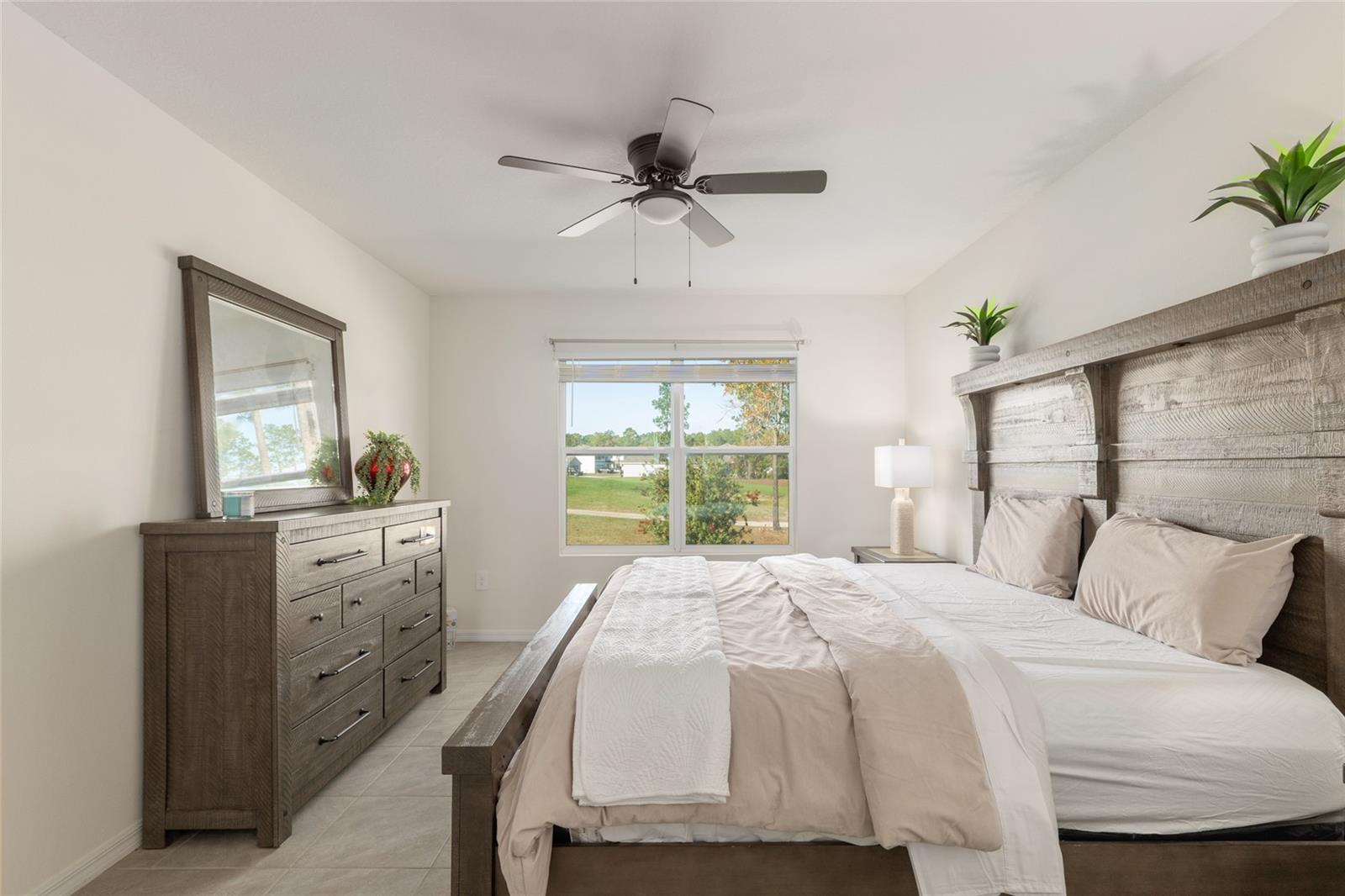 LAKE DIAMOND NORTH - Residential Lease