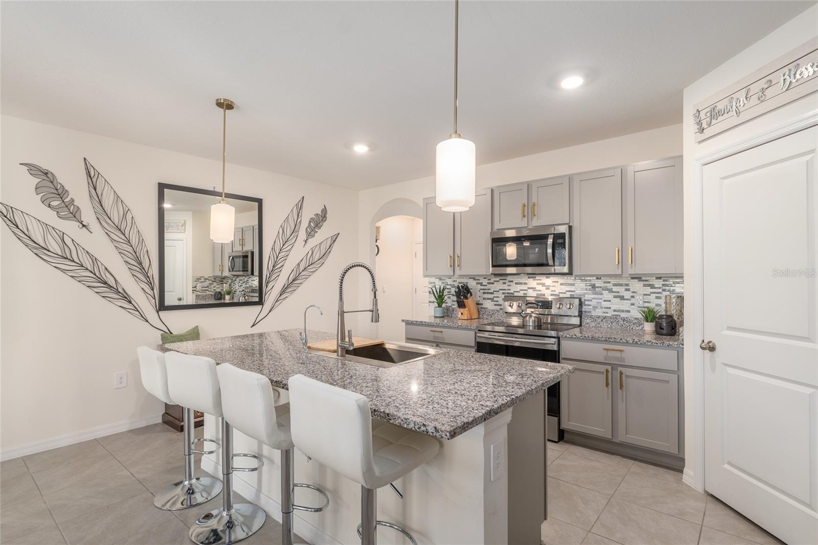 LAKE DIAMOND NORTH - Residential Lease