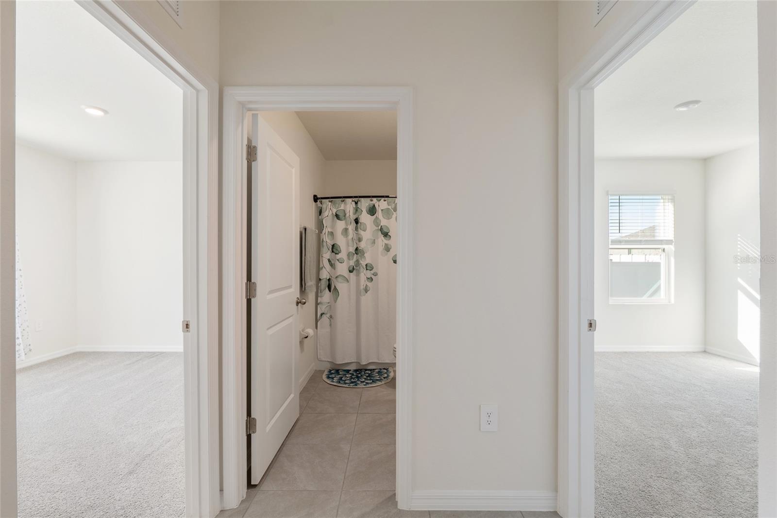 LAKE DIAMOND NORTH - Residential Lease