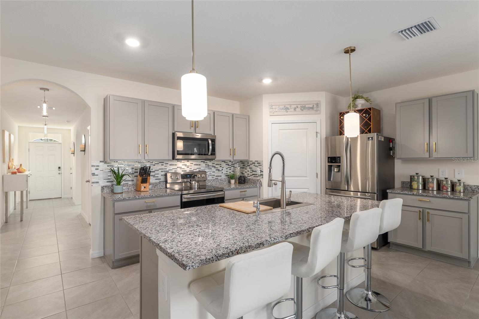 LAKE DIAMOND NORTH - Residential Lease