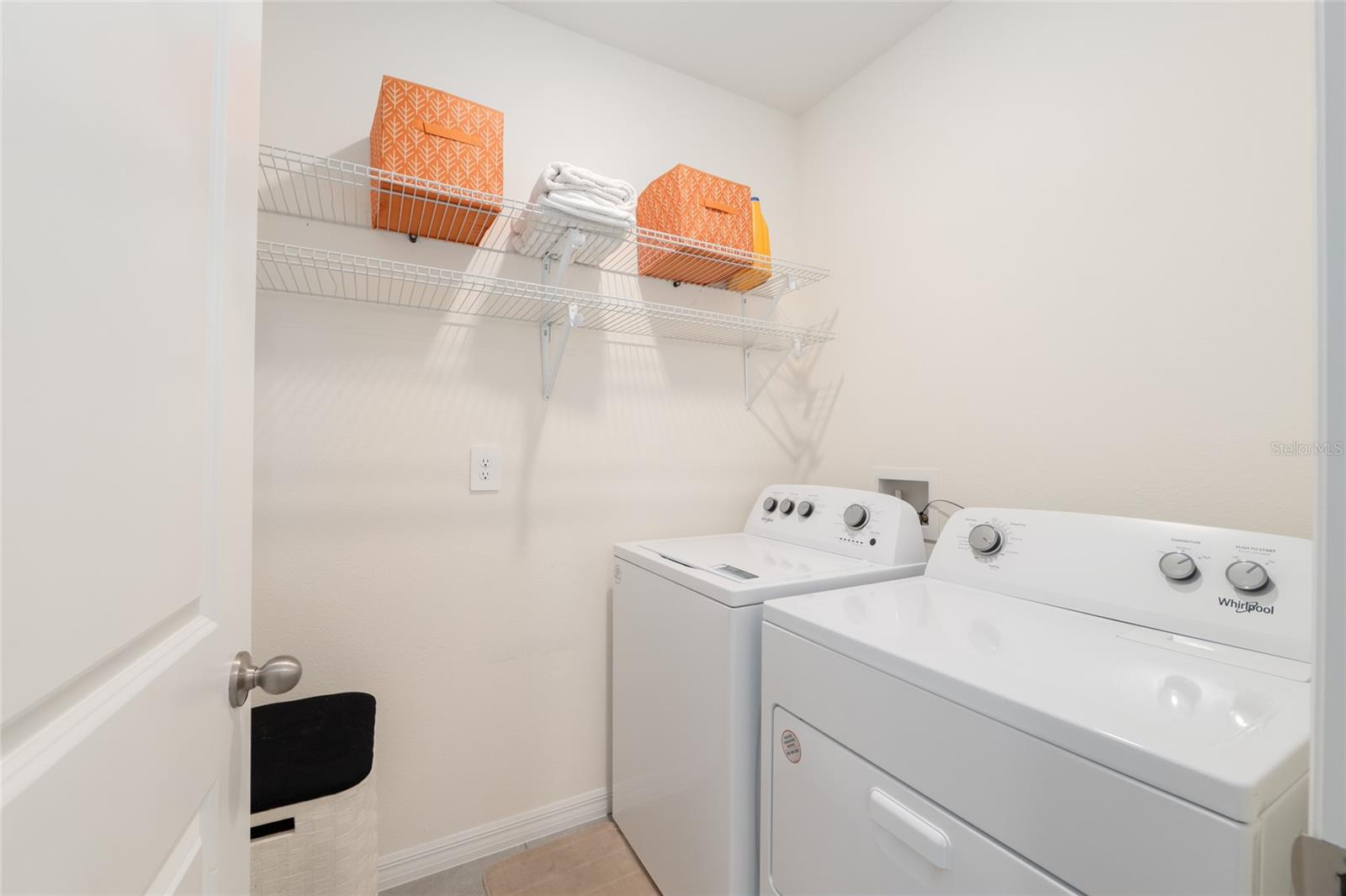 LAKE DIAMOND NORTH - Residential Lease