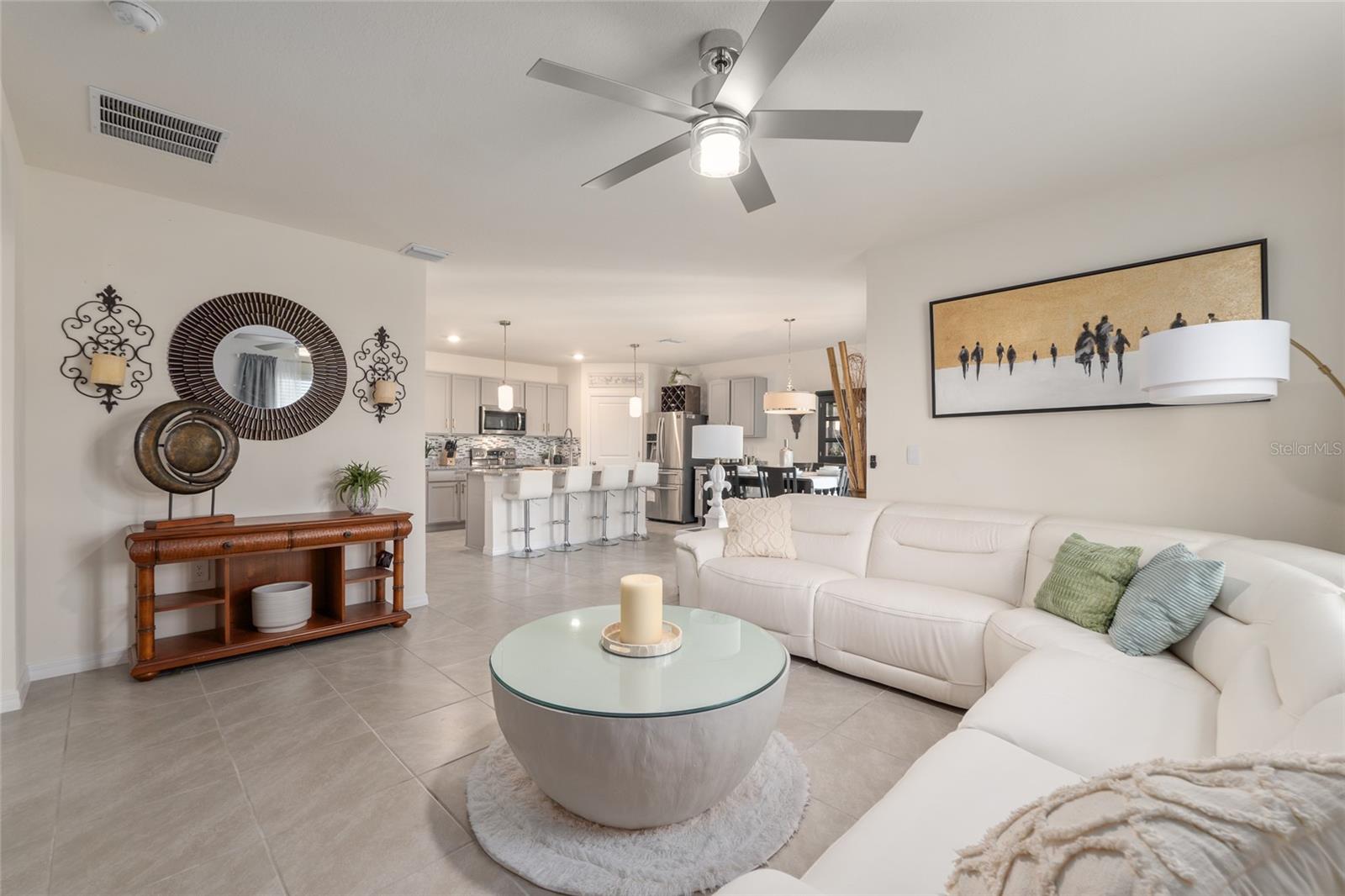 LAKE DIAMOND NORTH - Residential Lease