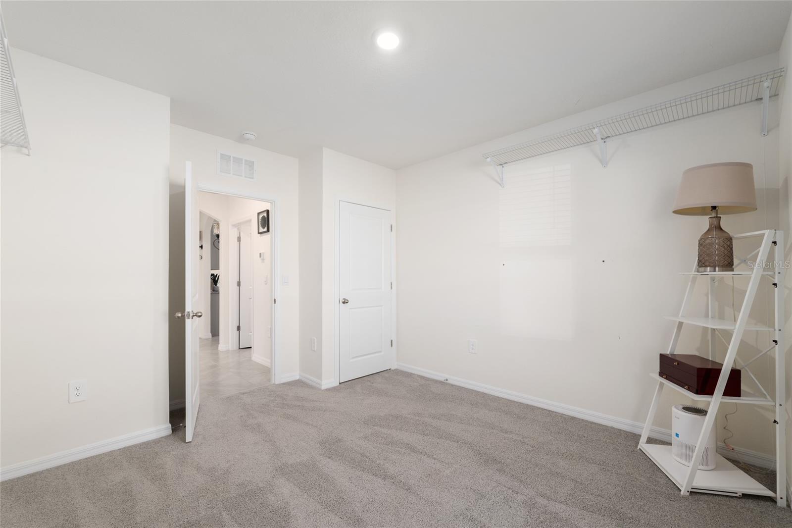 LAKE DIAMOND NORTH - Residential Lease