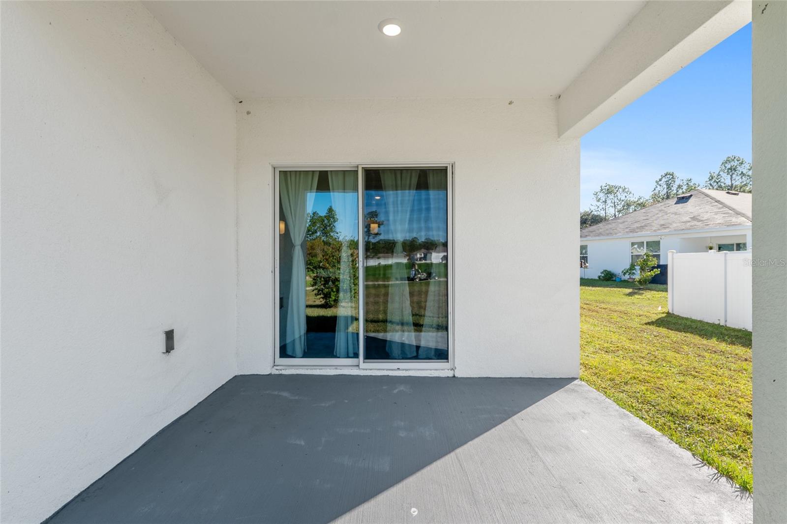 LAKE DIAMOND NORTH - Residential Lease