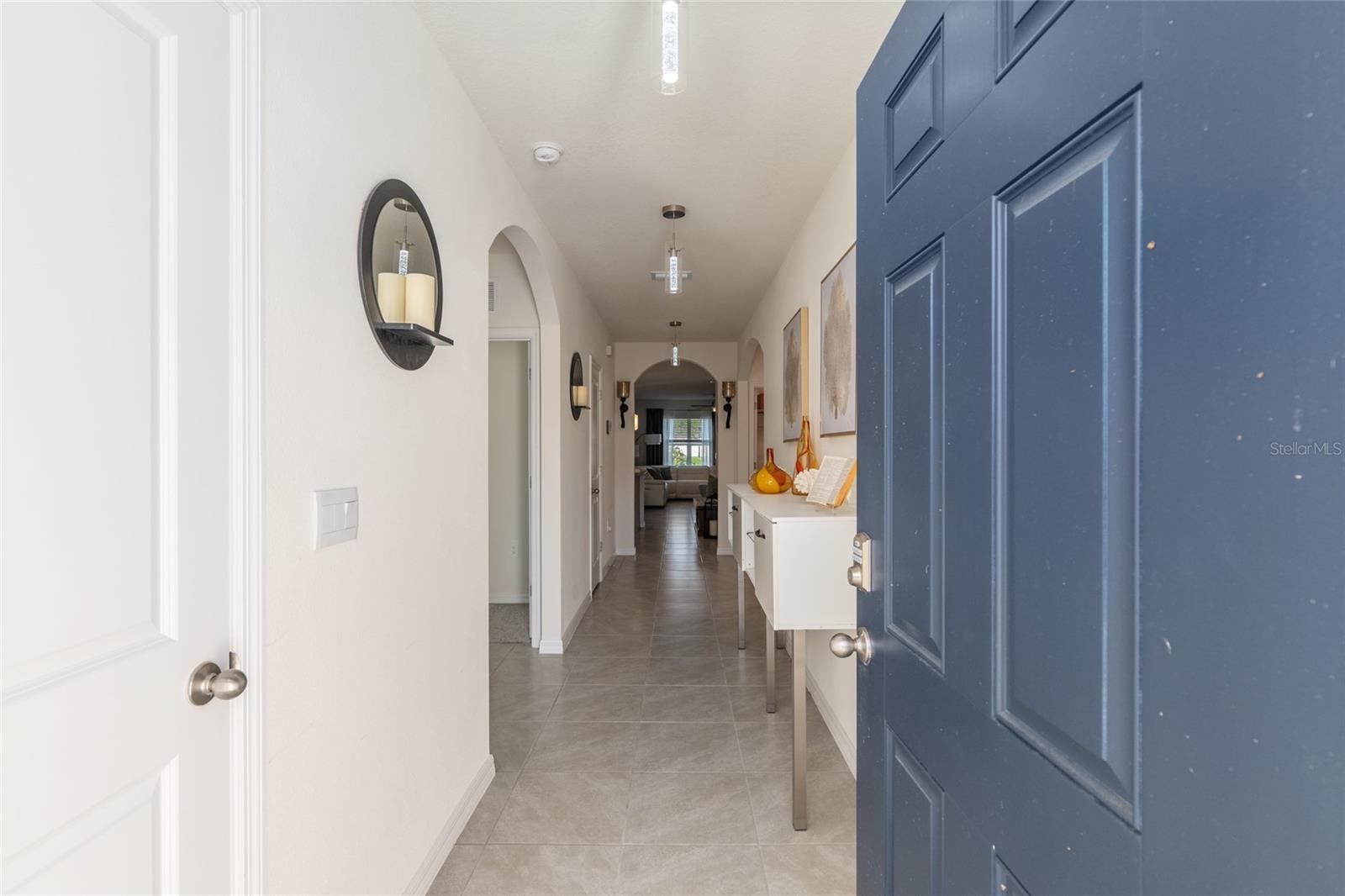 LAKE DIAMOND NORTH - Residential Lease