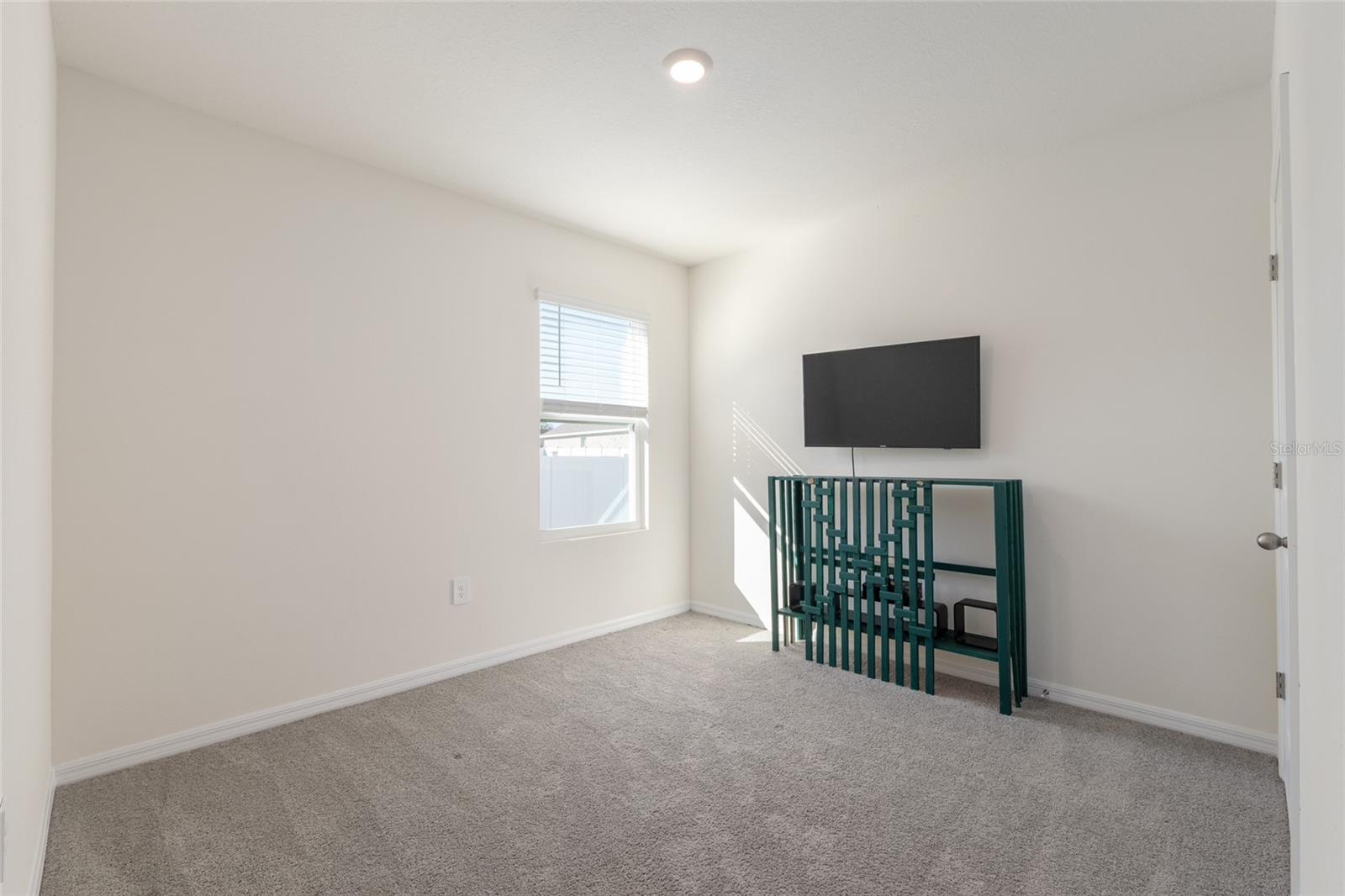 LAKE DIAMOND NORTH - Residential Lease