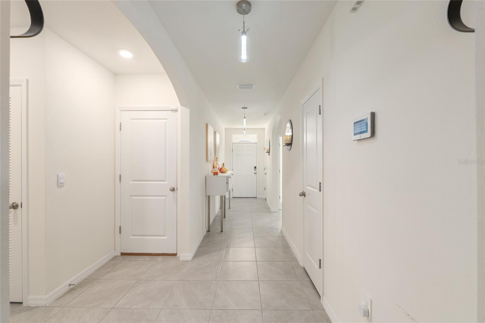 LAKE DIAMOND NORTH - Residential Lease