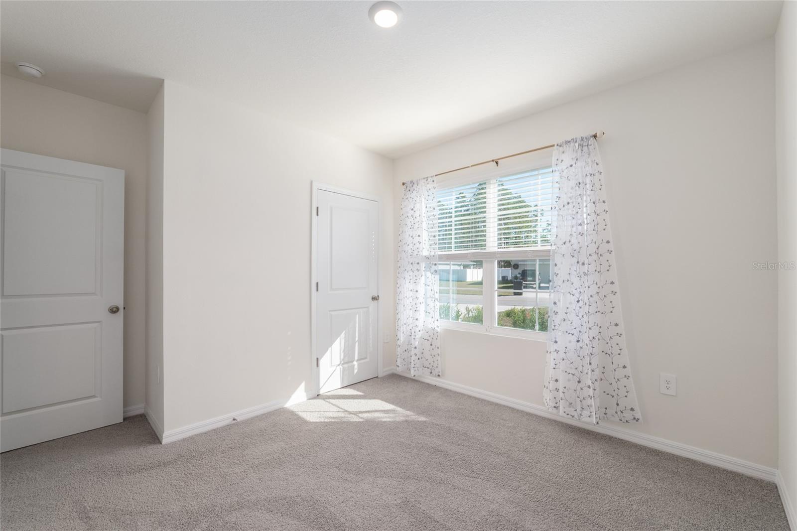 LAKE DIAMOND NORTH - Residential Lease