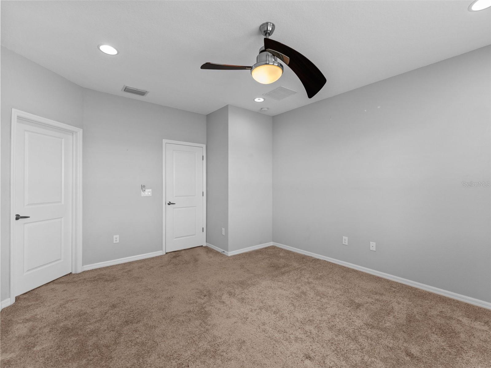 JACKSON SQUARE TWNHMS - Residential