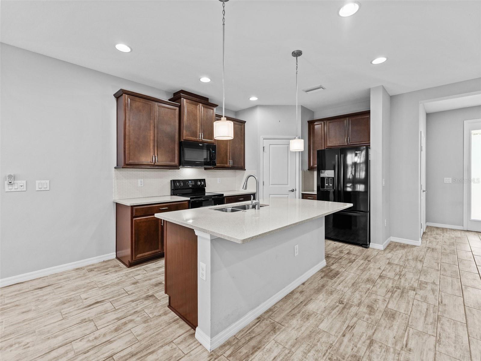 JACKSON SQUARE TWNHMS - Residential