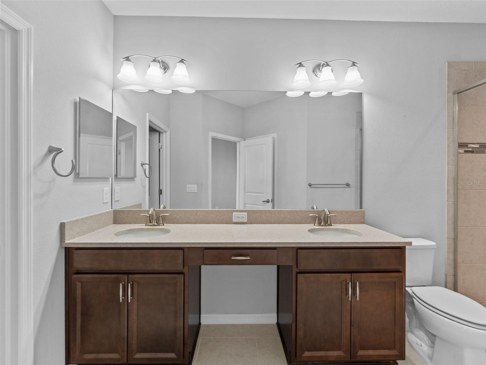 JACKSON SQUARE TWNHMS - Residential