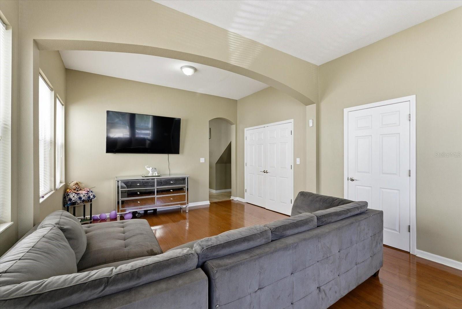 GIUSTOS TWNHMS - Residential