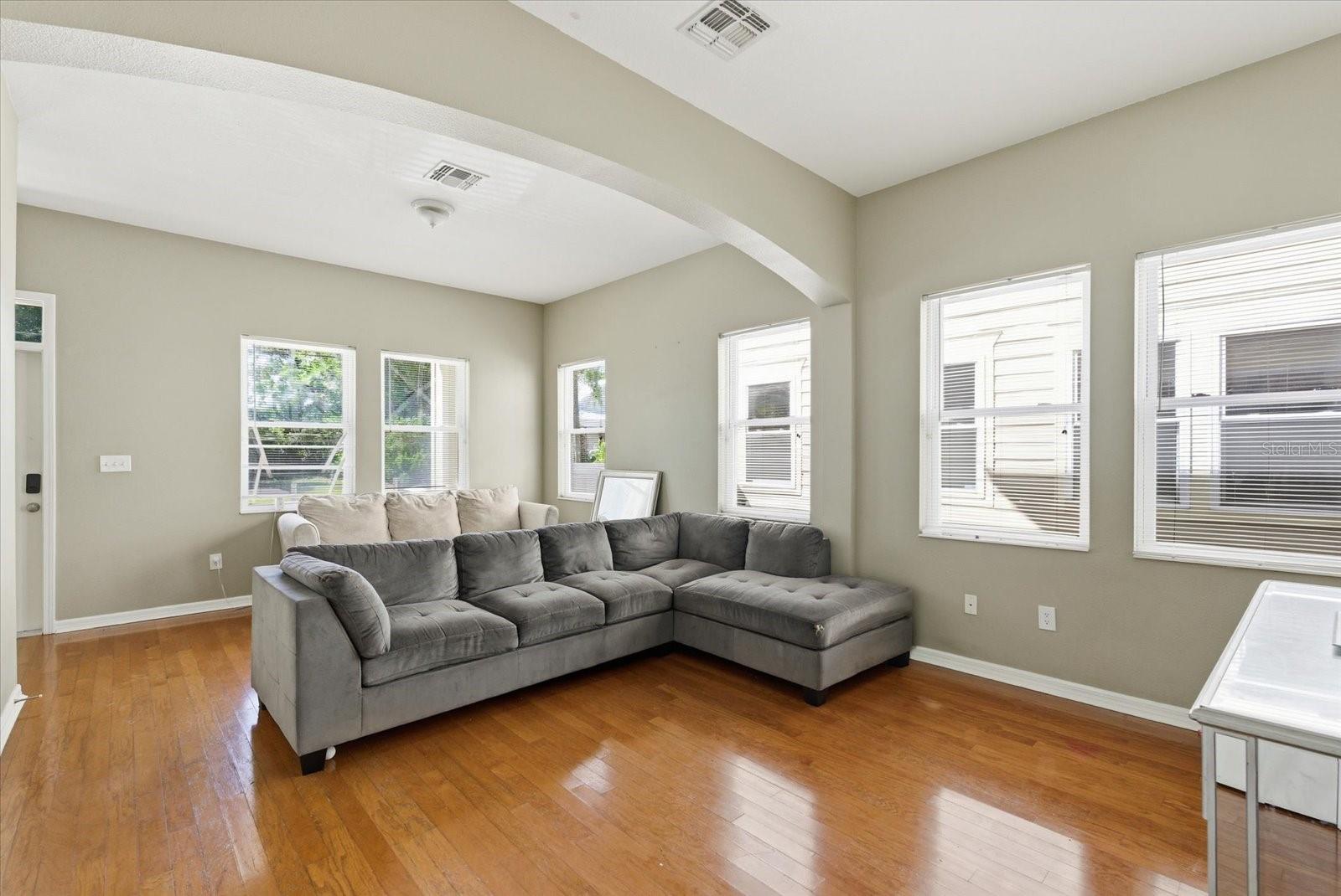 GIUSTOS TWNHMS - Residential