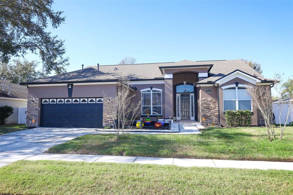 Photo of 1620 Parkglen Circle, Apopka, FL 32712 (MLS # O6367277)