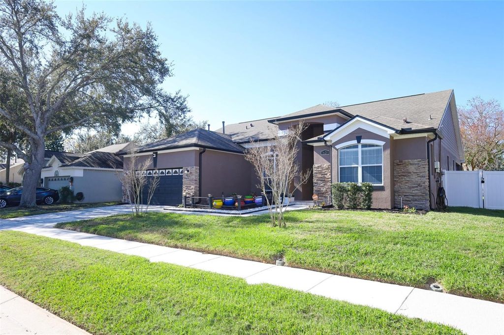 Photo of 1620 Parkglen Circle, Apopka, FL 32712 (MLS # O6367277)