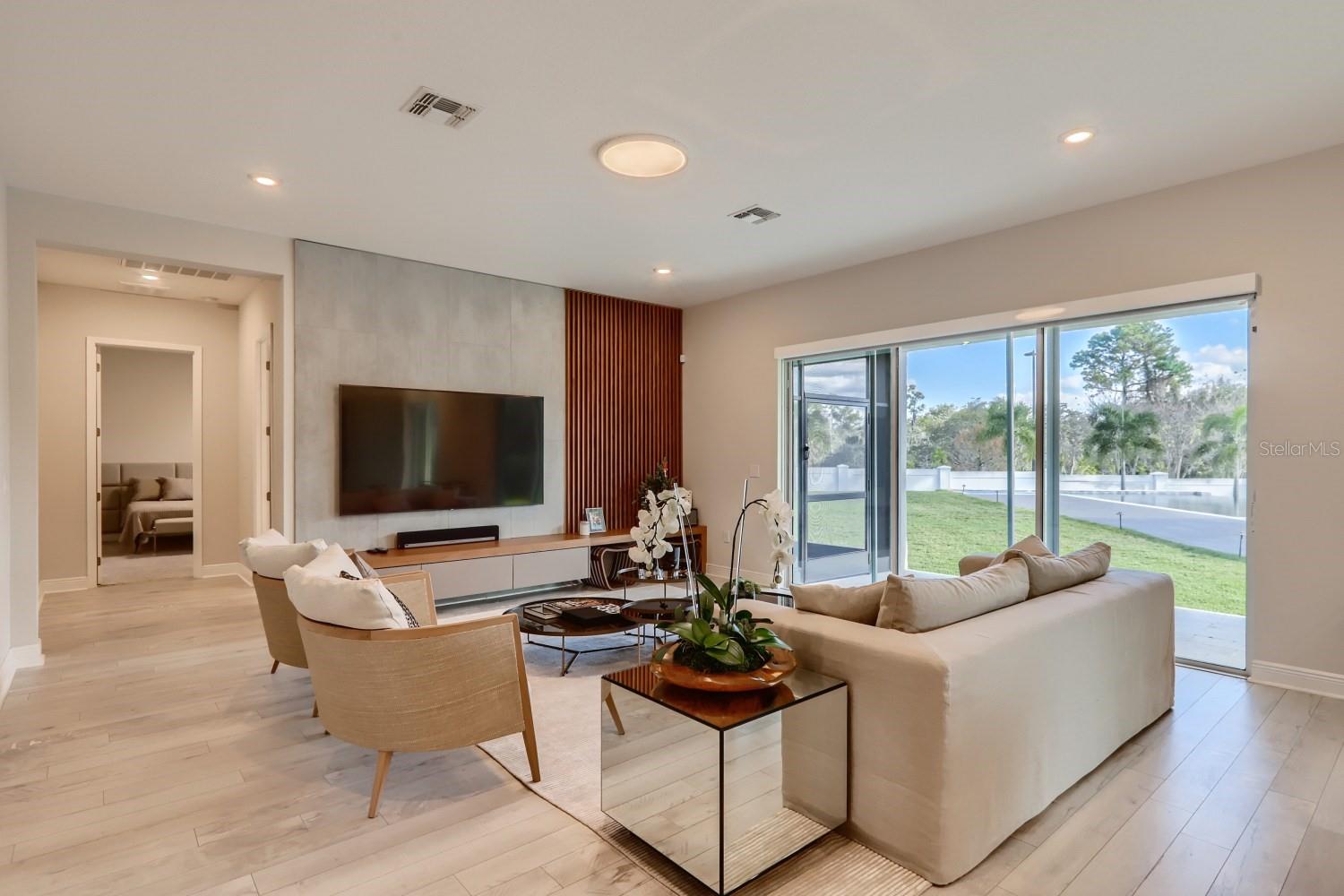 8192 LUDINGTON CIRCLE