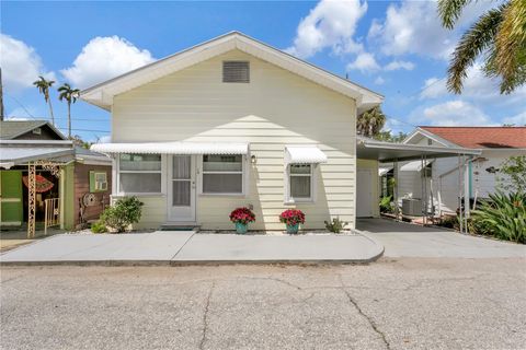 Photo of 14 Braden Castle Drive, Bradenton, FL 34208 (MLS # A4689648)