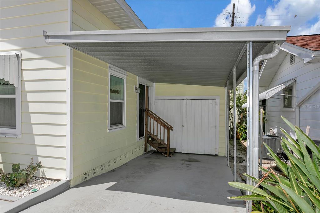 Photo of 14 Braden Castle Drive, Bradenton, FL 34208 (MLS # A4689648)