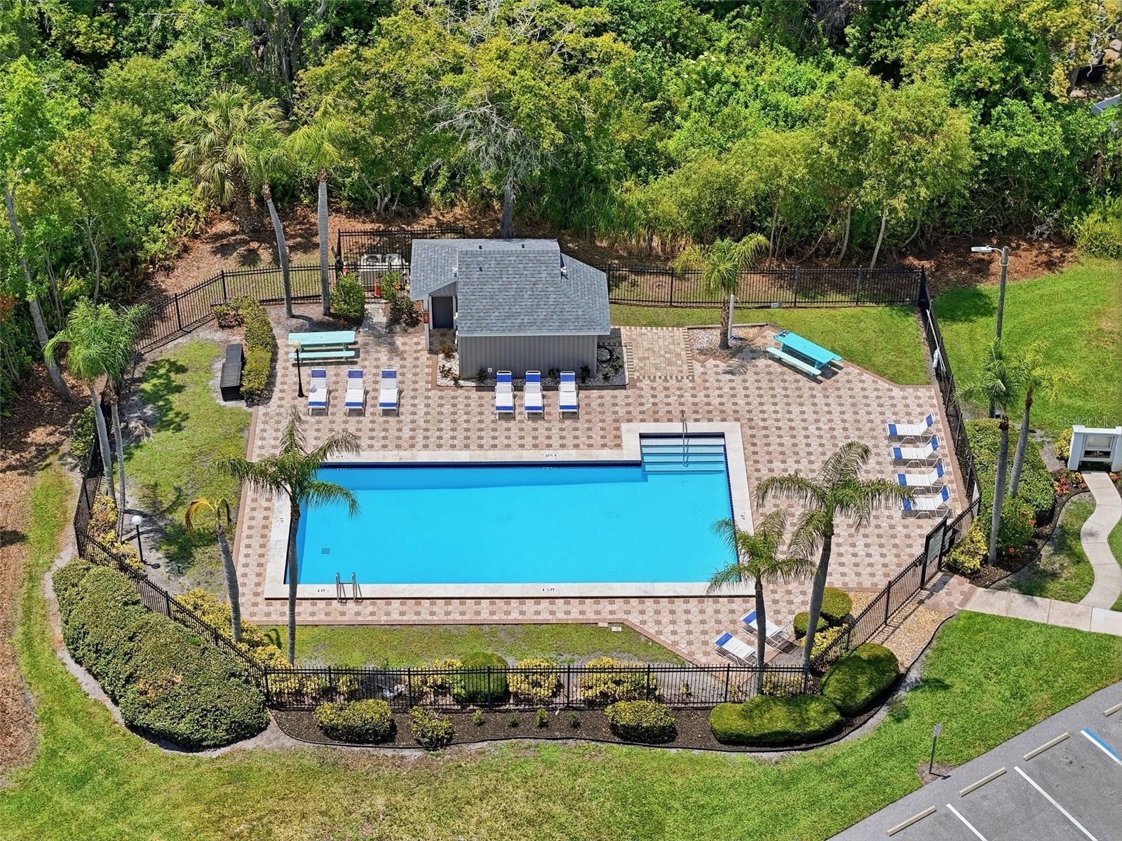 CLOVERPLACE CONDO - Residential