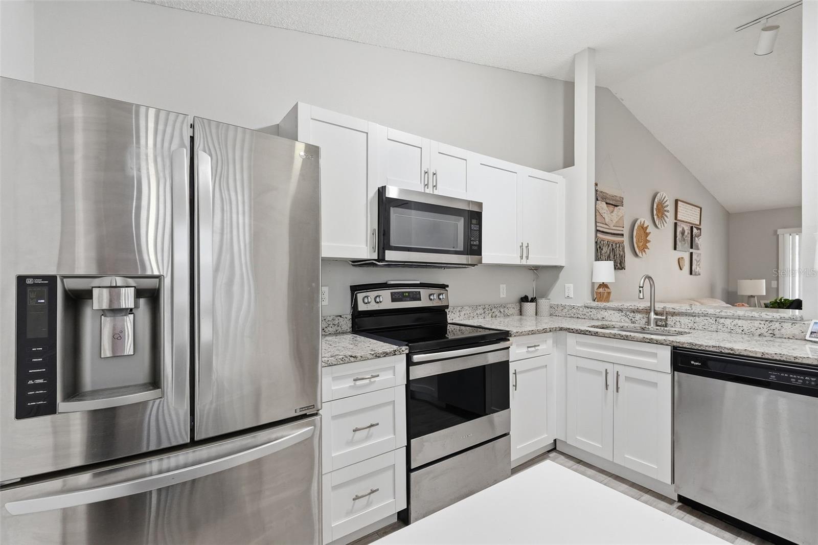 CLOVERPLACE CONDO - Residential