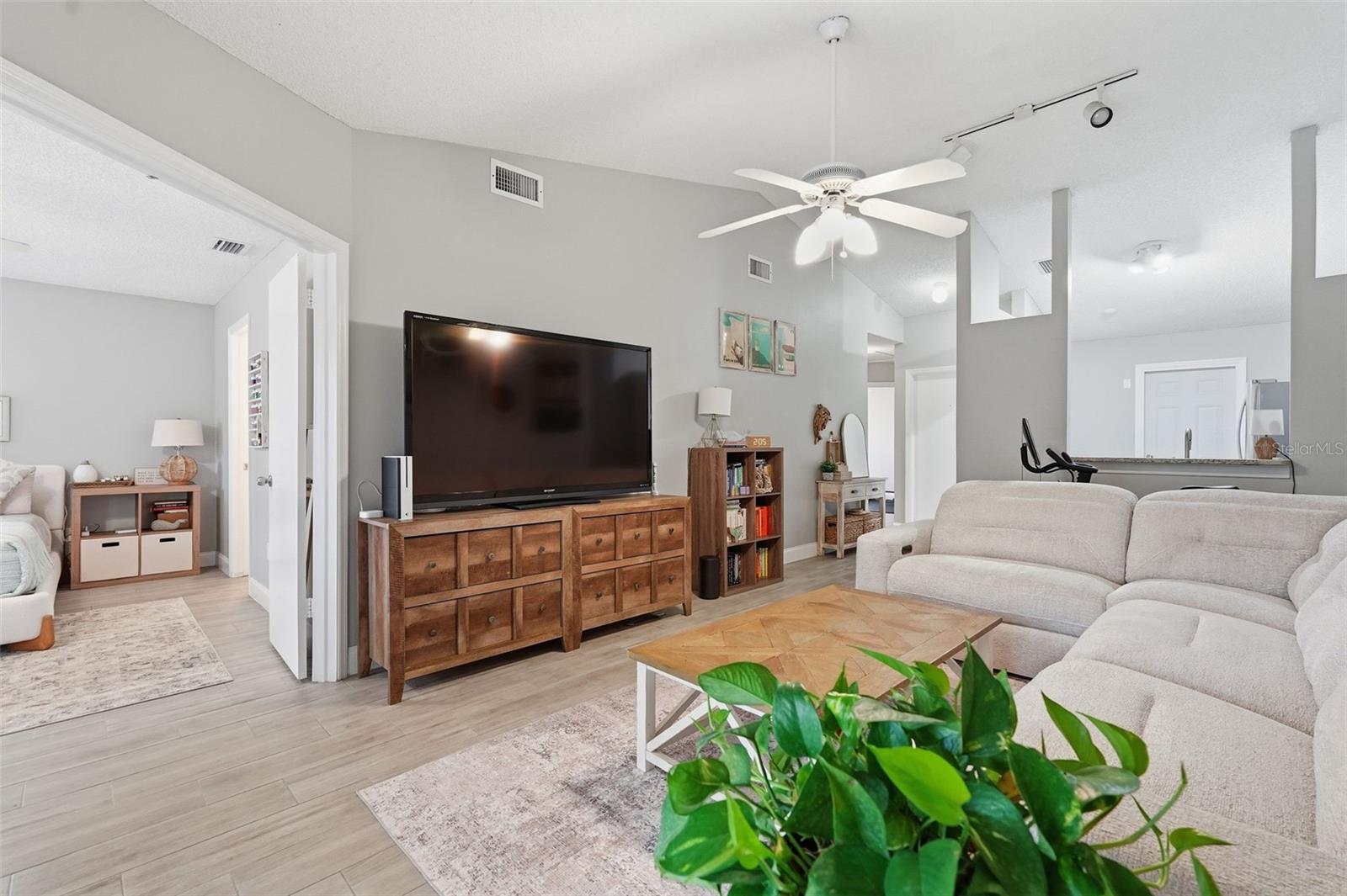 CLOVERPLACE CONDO - Residential