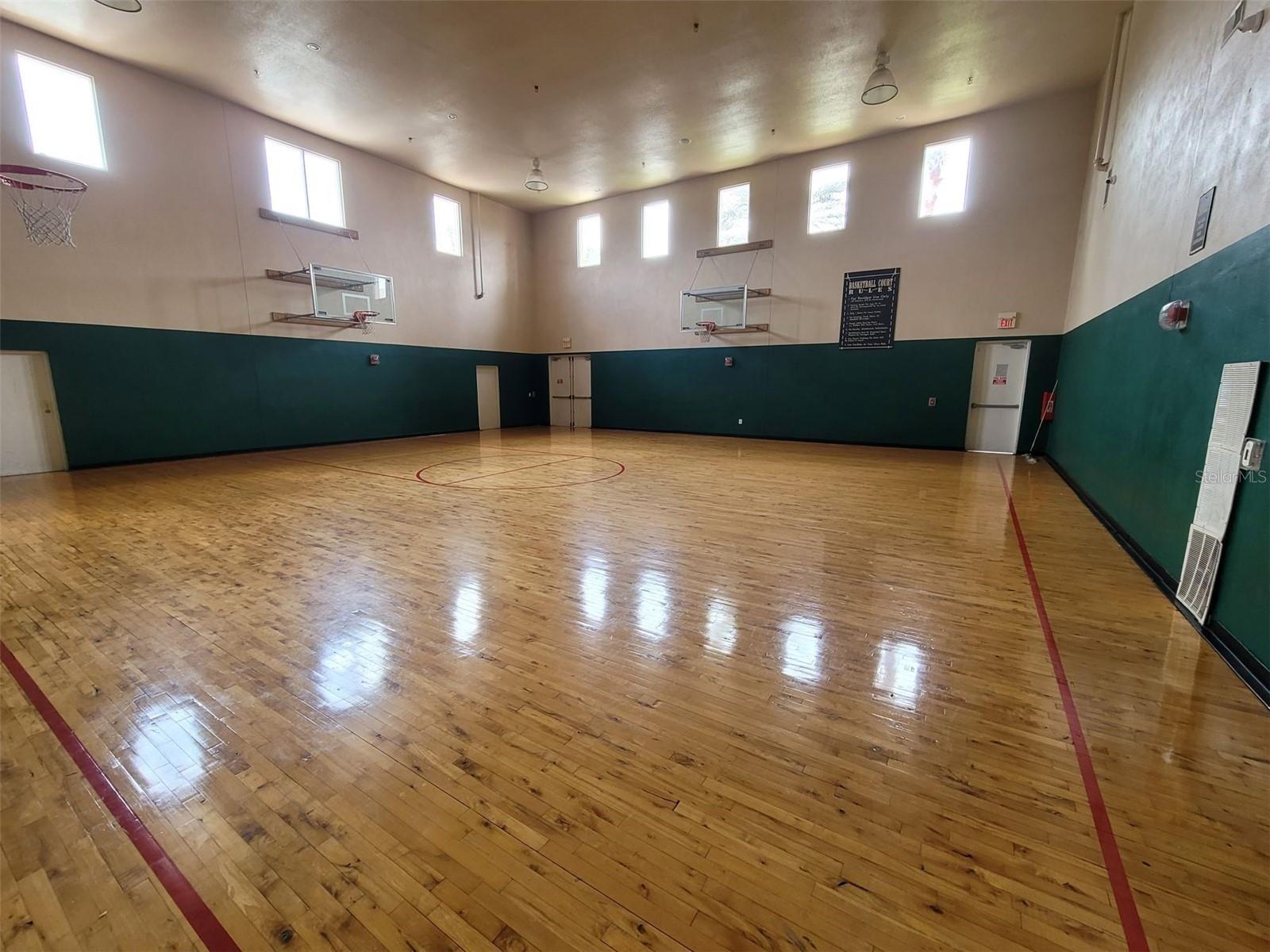 CENTRAL PK/LEE VISTA - Residential
