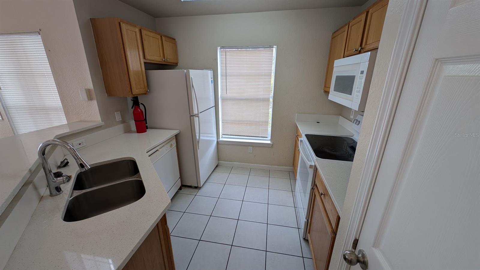 9125 LEE VISTA BOULEVARD 703