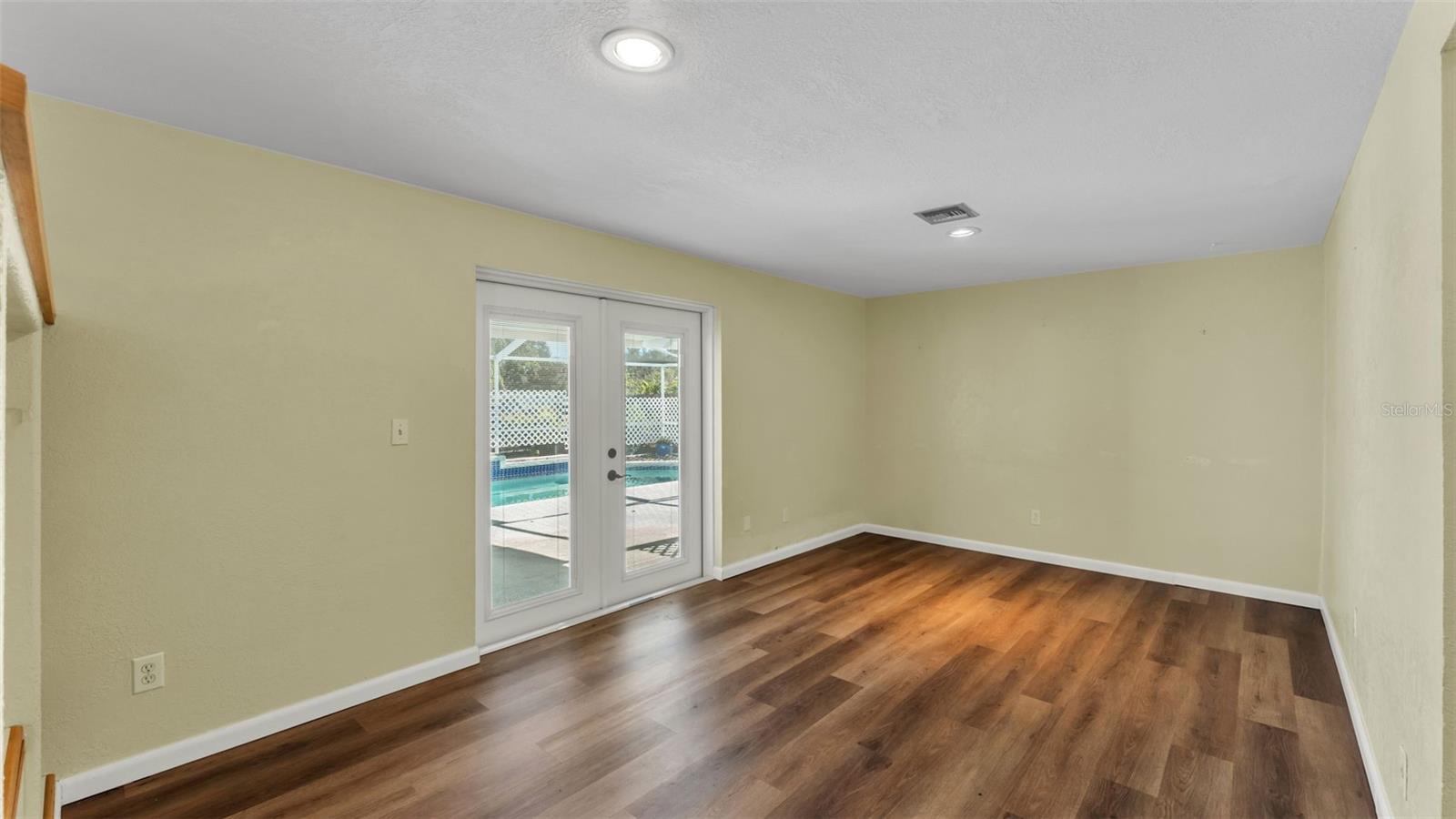 BRANDON LAKES - Residential