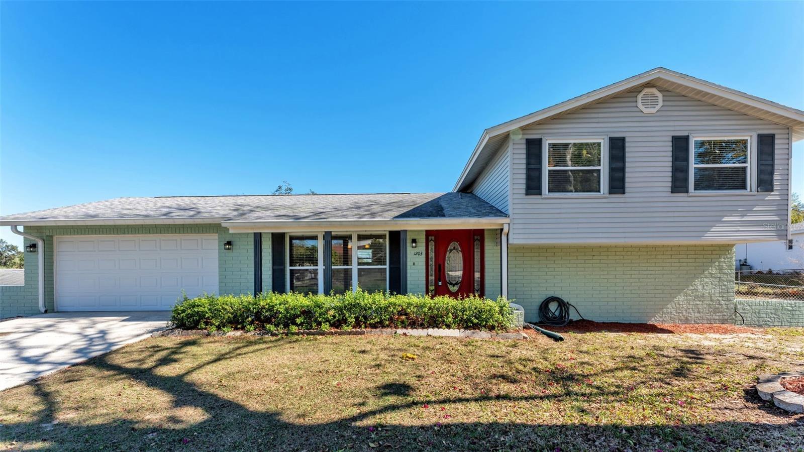 BRANDON LAKES - Residential