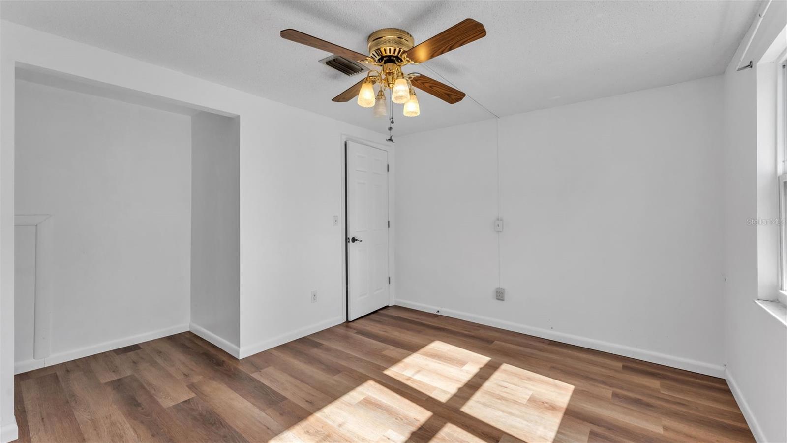 BRANDON LAKES - Residential