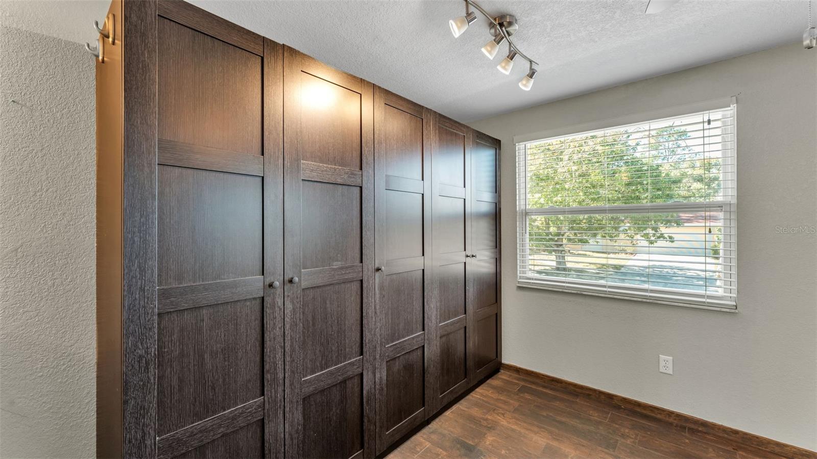 BRANDON LAKES - Residential