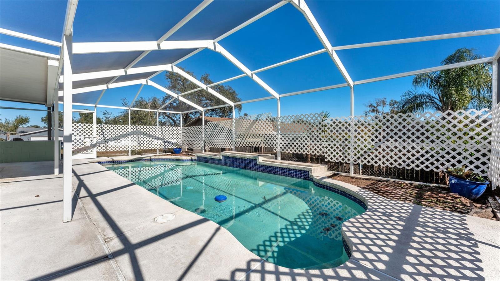 BRANDON LAKES - Residential