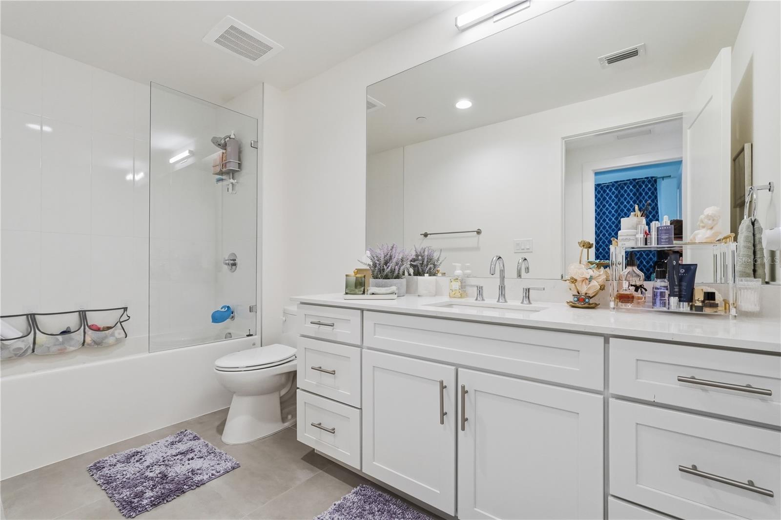 MARINA BAY 880 CONDO - Residential