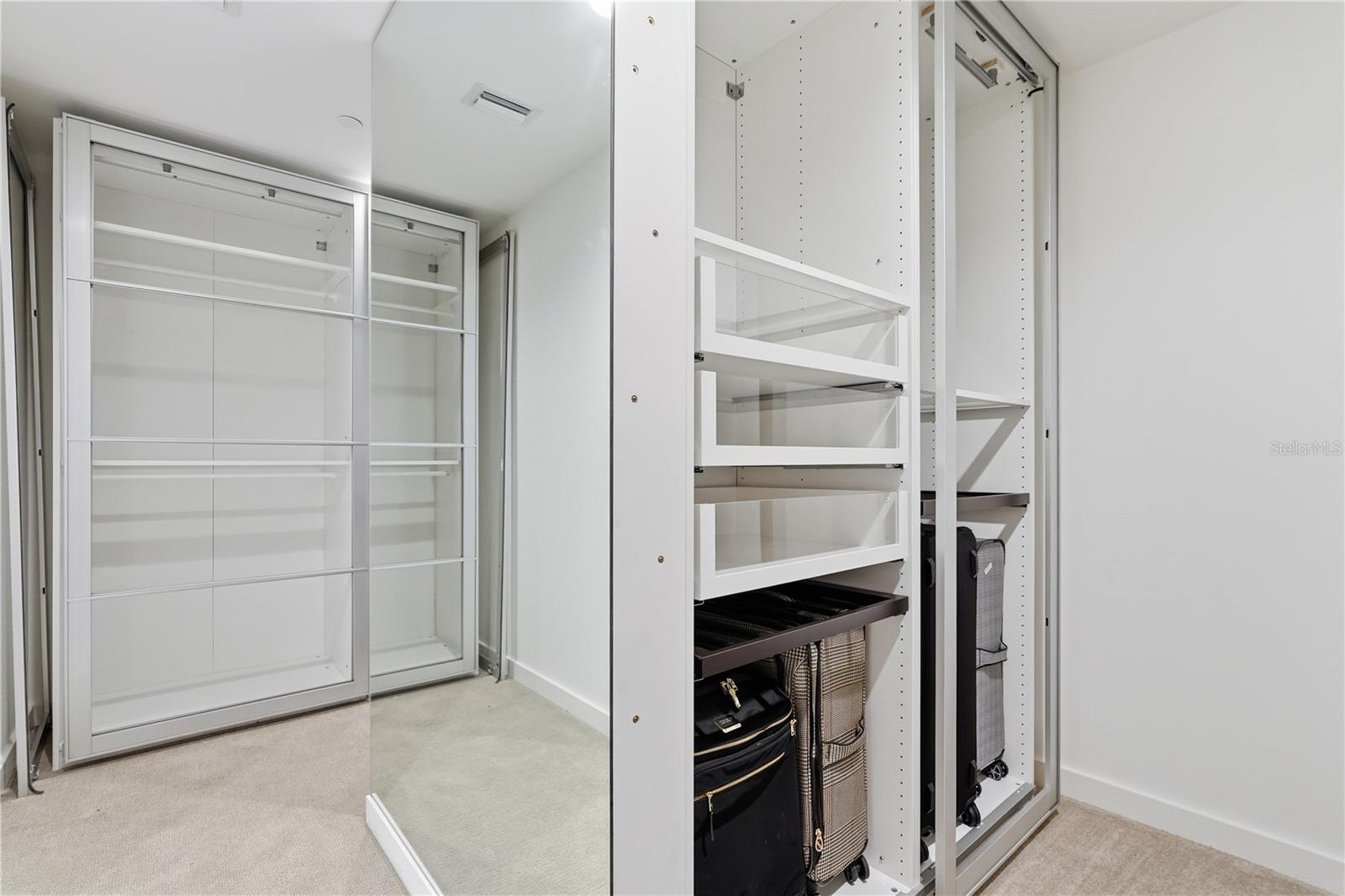 MARINA BAY 880 CONDO - Residential