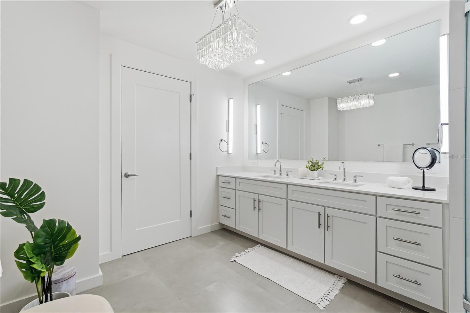 MARINA BAY 880 CONDO - Residential