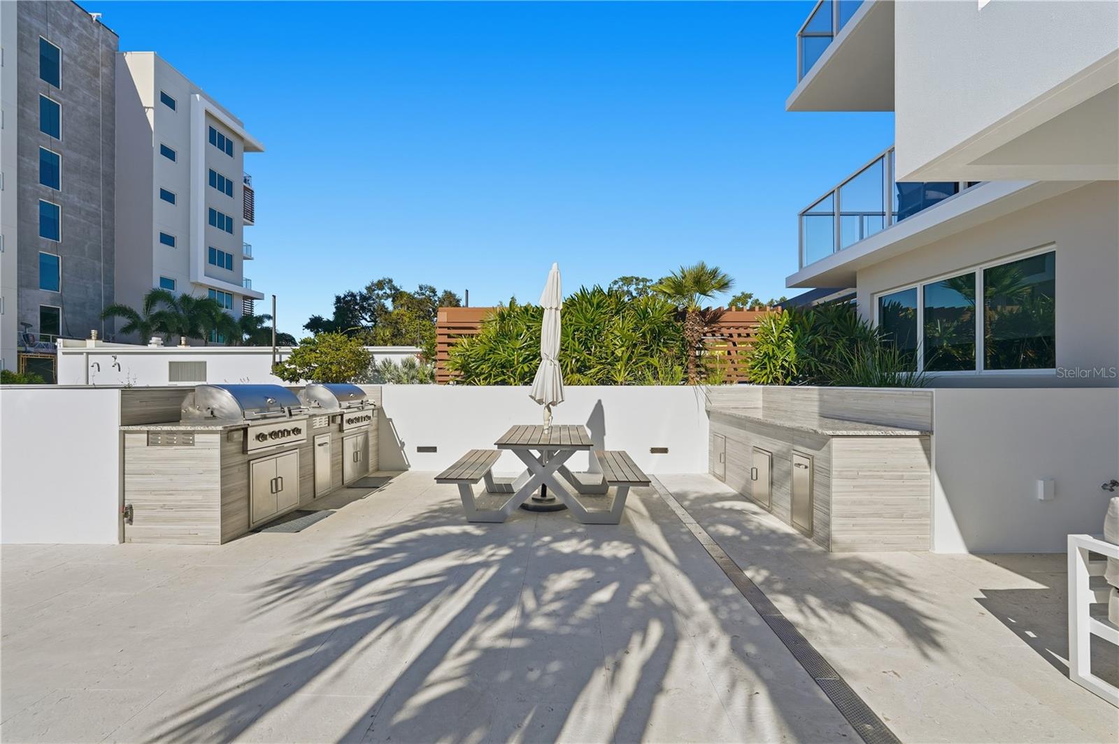 MARINA BAY 880 CONDO - Residential