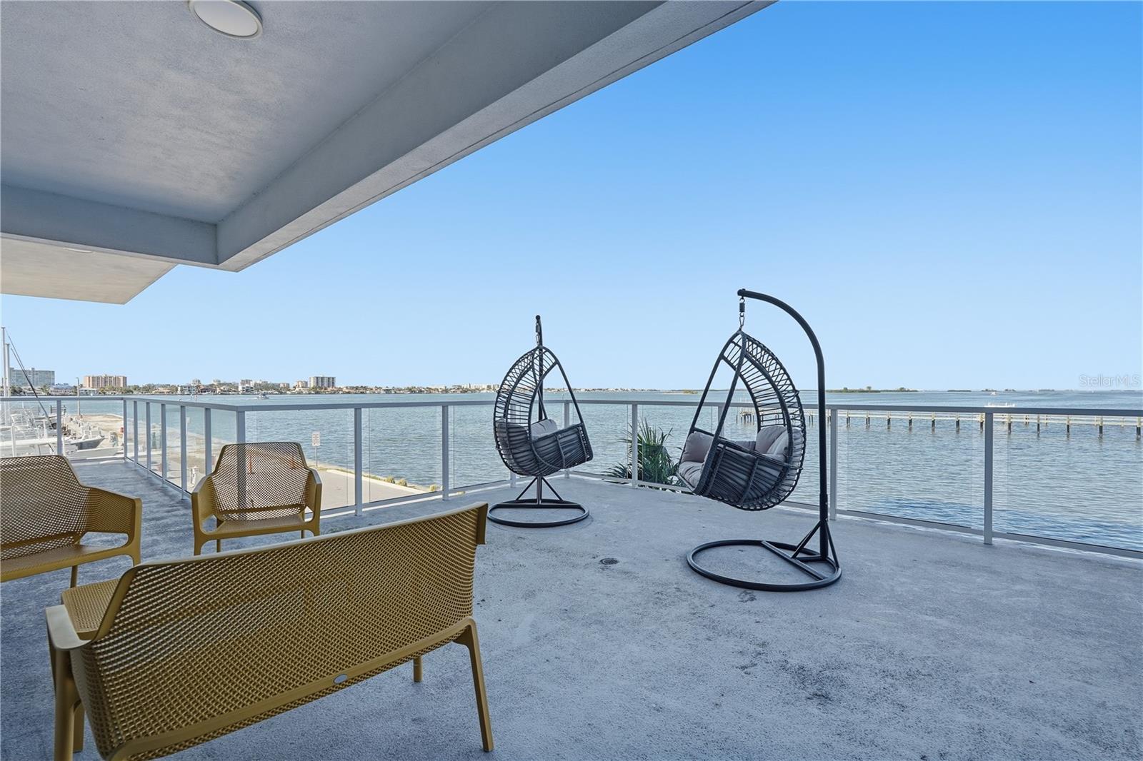 MARINA BAY 880 CONDO - Residential