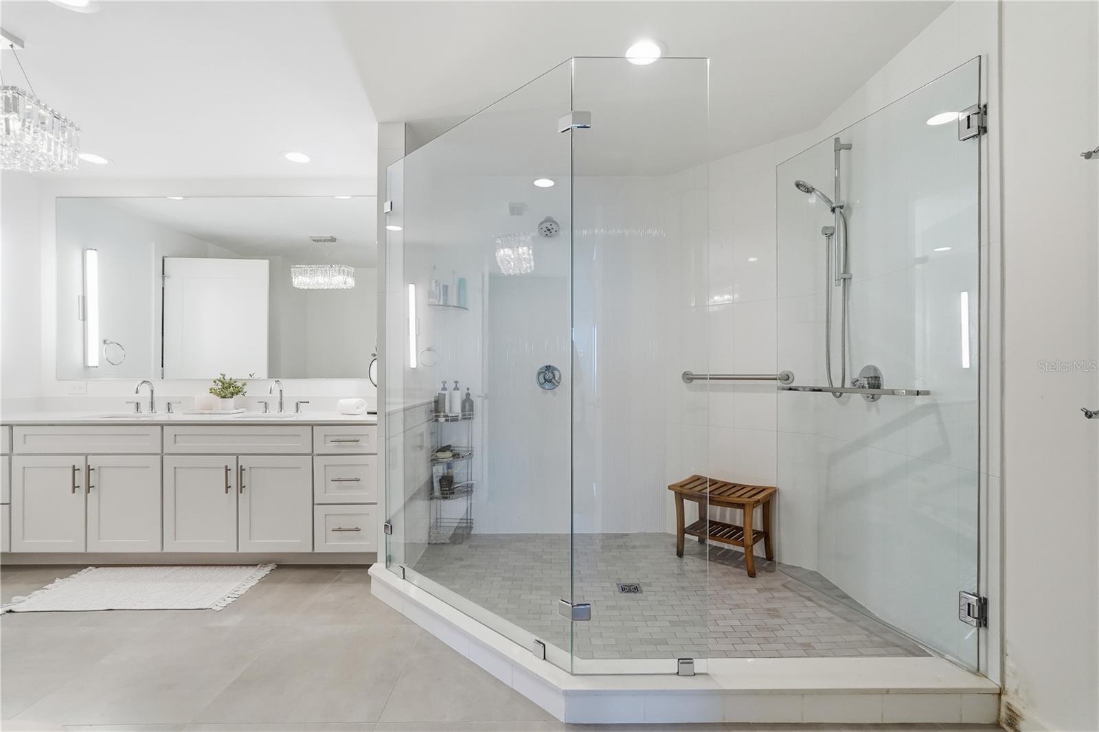 MARINA BAY 880 CONDO - Residential