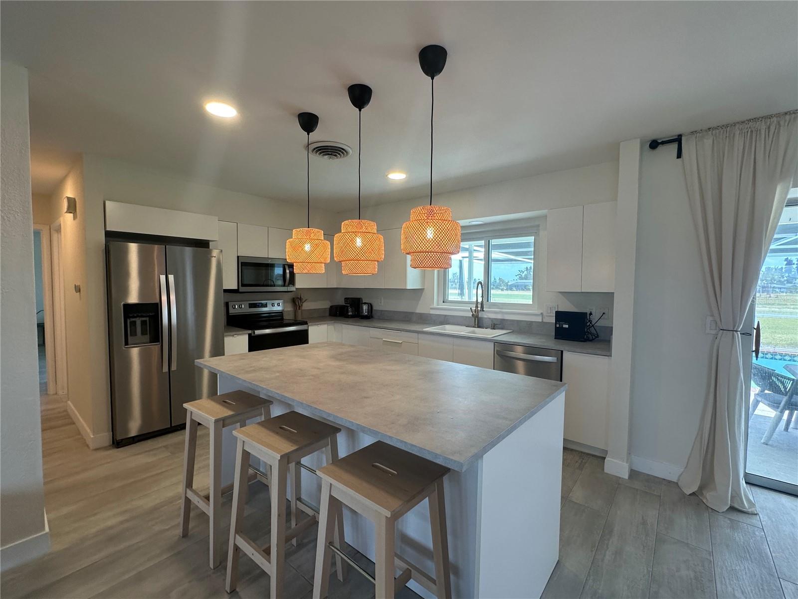 ROTONDA WEST OAKLAND HILLS - Residential Lease