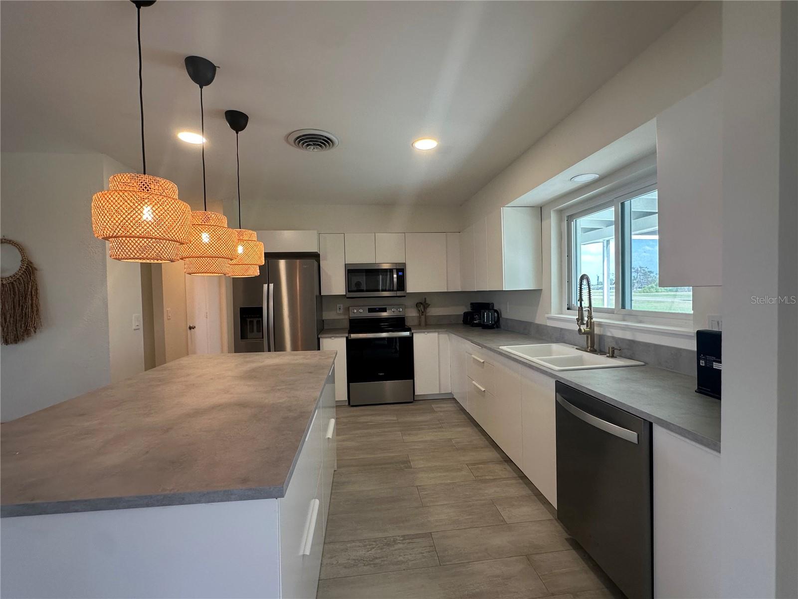 ROTONDA WEST OAKLAND HILLS - Residential Lease