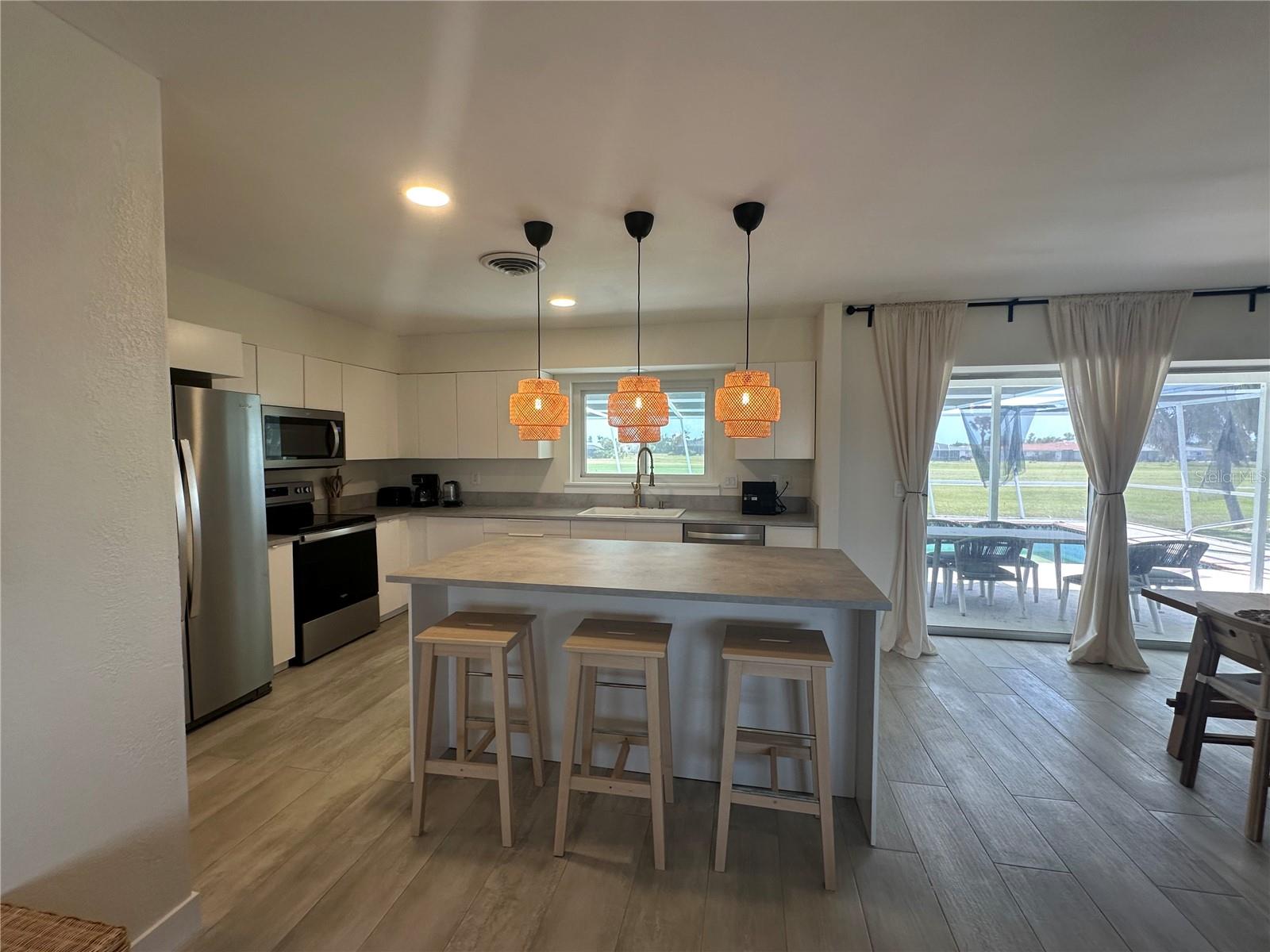 ROTONDA WEST OAKLAND HILLS - Residential Lease