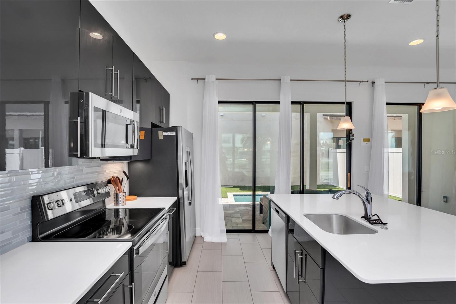 VILLA DOMANI - Residential Lease