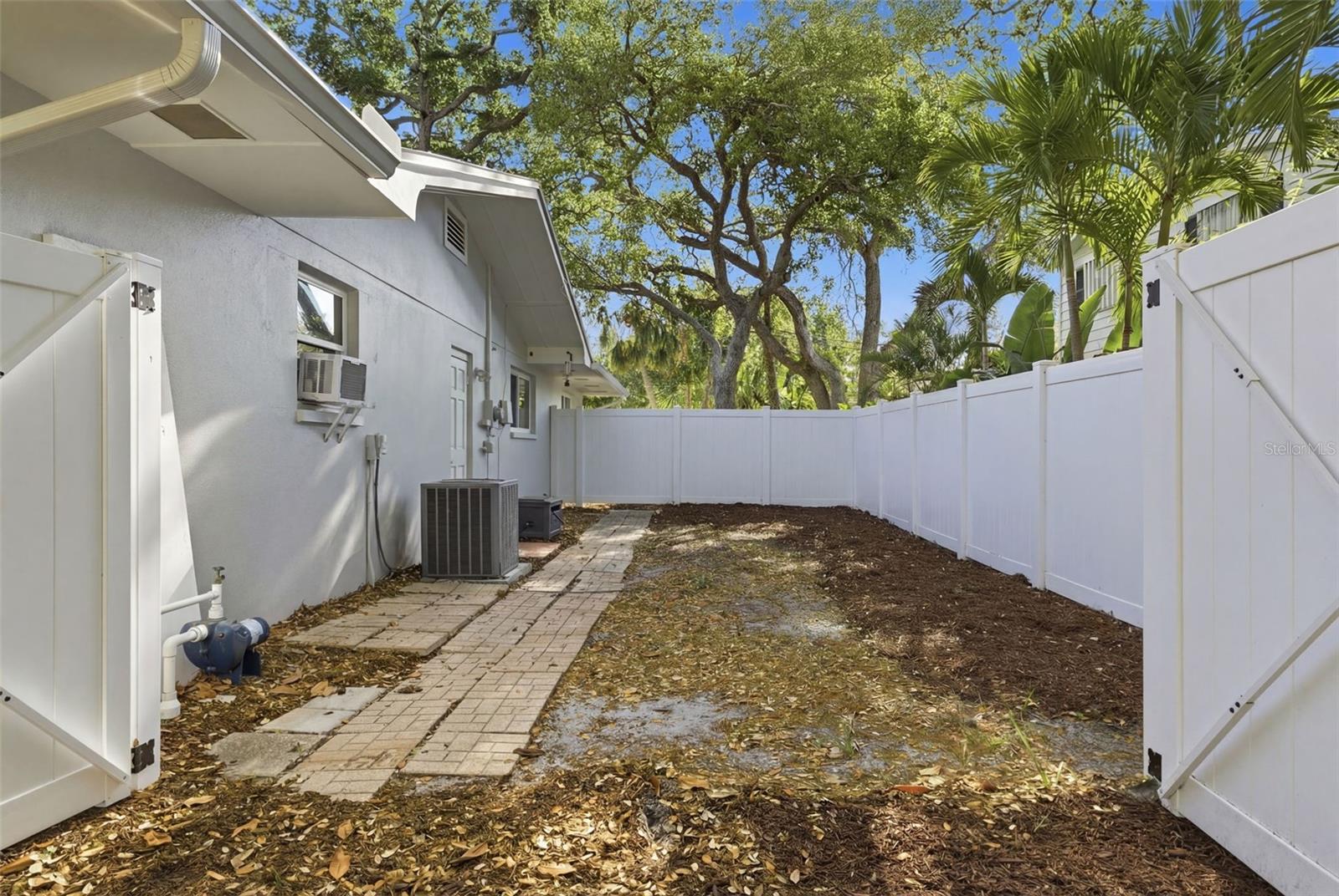 COLONIAL LANE JUNGLE ADD - Residential