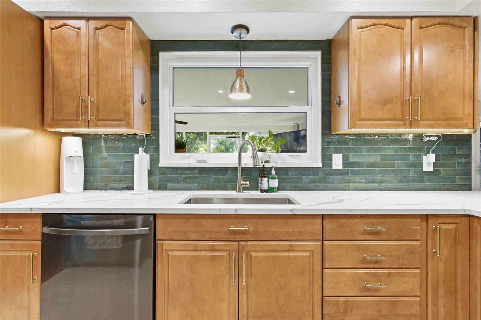 COLONIAL LANE JUNGLE ADD - Residential