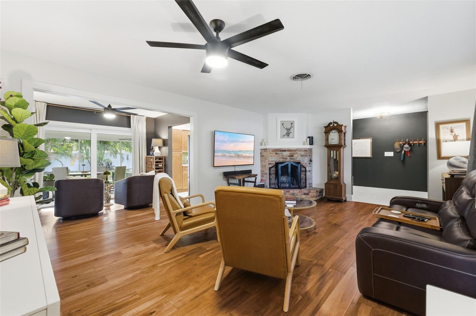 COLONIAL LANE JUNGLE ADD - Residential