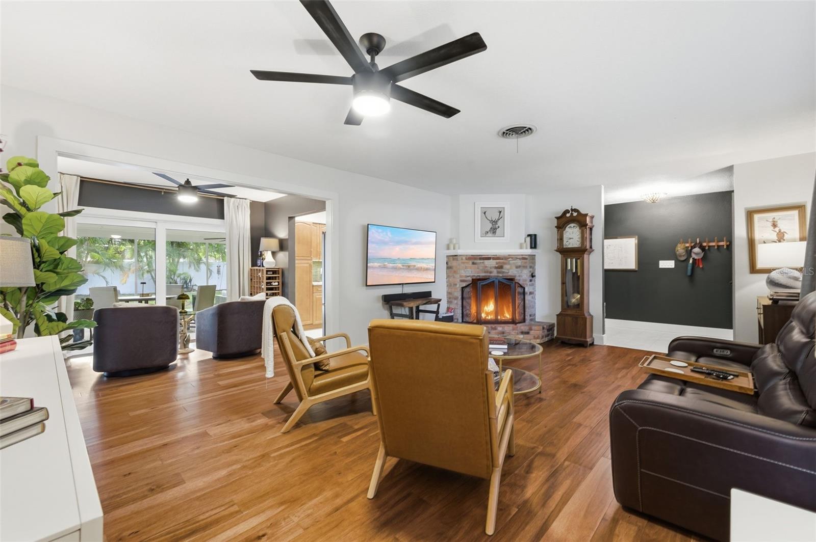 COLONIAL LANE JUNGLE ADD - Residential